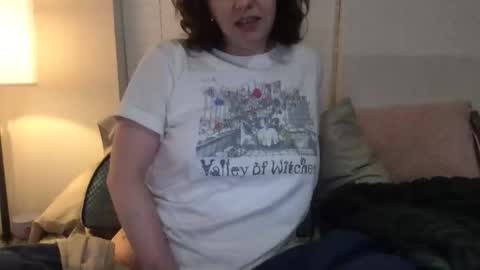 Snapshot of bibibi999 chatting on 02/17/26, 11:44 Rose online show from 02/17/26, 11:44