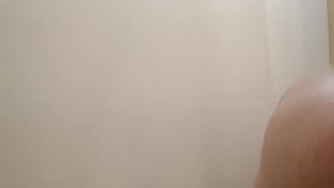 Snapshot of bibottom68942 chatting on 11/18/25, 02:17 bibottom68942 online show from 11/18/25, 02:17