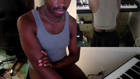 BicepsandFrot online show from 03/02/25, 12:01