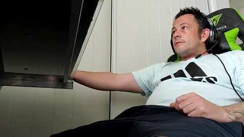 Snapshot of big_balls_big_load chatting on 01/05/25, 09:57 big_balls_big_load online show from 01/05/25, 09:57