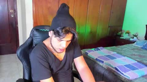 Snapshot of big_cockjughead chatting on 12/22/25, 09:01 Logan Sprouse online show from 12/22/25, 09:01