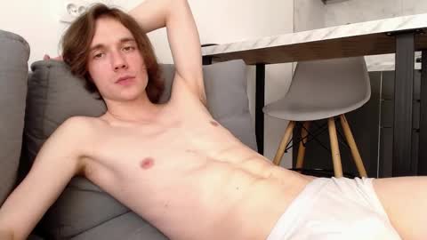 Snapshot of big_lil_small chatting on 03/29/26, 01:44 big_lil_small online show from 03/29/26, 01:44