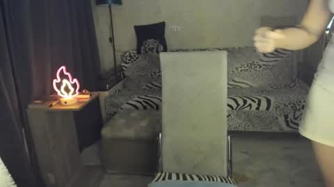 mom online show from 12/13/25, 11:32