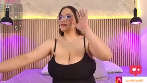 Snapshot of big_tits_in_your_face chatting on 07/16/26, 08:59 Tell me Sophia online show from 07/16/26, 08:59