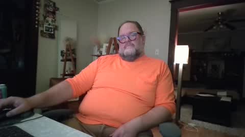 Snapshot of bigbearlittlebear2 chatting on 09/10/25, 04:12 Bear Woods online show from 09/10/25, 04:12