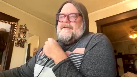 Snapshot of bigbearlittlebear2 chatting on 11/16/25, 07:41 Bear Woods online show from 11/16/25, 07:41