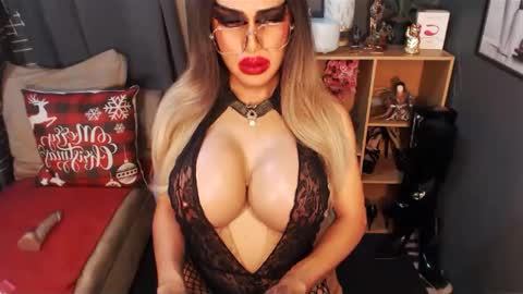 Snapshot of bigbomblhoraine chatting on 02/16/25, 03:38 Loraine Cruz online show from 02/16/25, 03:38