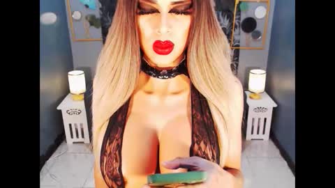 Snapshot of bigbomblhoraine chatting on 02/11/26, 11:04 Loraine Cruz online show from 02/11/26, 11:04