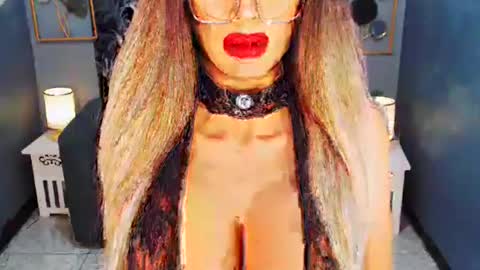 Loraine Cruz online show from 07/06/26, 08:22