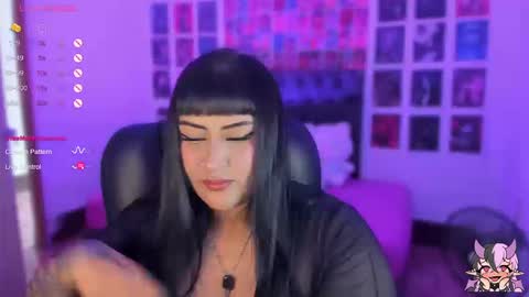 Snapshot of bigboobs_cloe chatting on 09/17/25, 05:47 bigboobs cloe online show from 09/17/25, 05:47