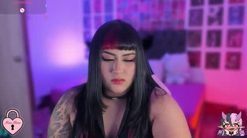 Snapshot of bigboobs_cloe chatting on 11/17/25, 03:23 bigboobs cloe online show from 11/17/25, 03:23