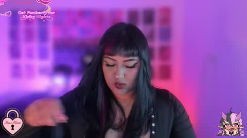 Snapshot of bigboobs_cloe chatting on 11/24/25, 05:51 bigboobs cloe online show from 11/24/25, 05:51