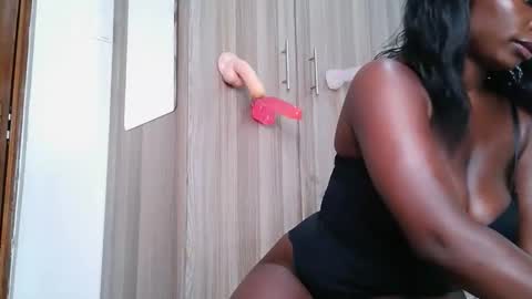 Snapshot of bigbooty_dimples chatting on 02/03/26, 11:32 Vee online show from 02/03/26, 11:32