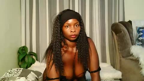 Vee online show from 03/23/26, 12:03