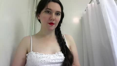 Isabella online show from 11/10/25, 01:21