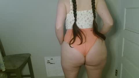 Snapshot of bigbootybunny chatting on 02/22/26, 08:07 Isabella online show from 02/22/26, 08:07