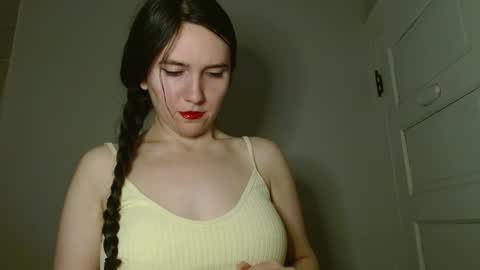 Snapshot of bigbootybunny chatting on 03/10/26, 01:32 Isabella online show from 03/10/26, 01:32