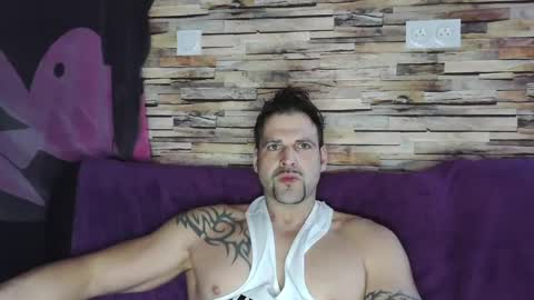 Snapshot of bigboyband chatting on 02/01/25, 08:29 Bigboyband online show from 02/01/25, 08:29