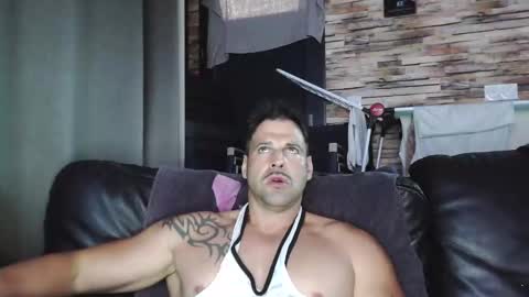 Snapshot of bigboyband chatting on 11/04/25, 04:17 Bigboyband online show from 11/04/25, 04:17