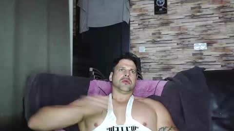 Snapshot of bigboyband chatting on 11/22/25, 06:40 Bigboyband online show from 11/22/25, 06:40