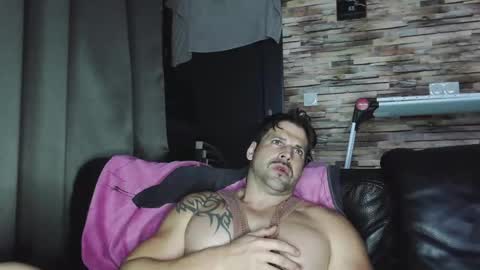 Snapshot of bigboyband chatting on 12/14/25, 07:29 Bigboyband online show from 12/14/25, 07:29