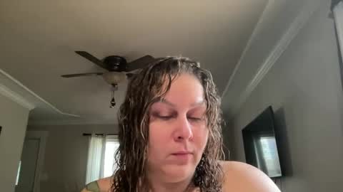 Snapshot of bigbreastsabrina chatting on 09/22/25, 04:20 BIG BREAST SABRINA online show from 09/22/25, 04:20