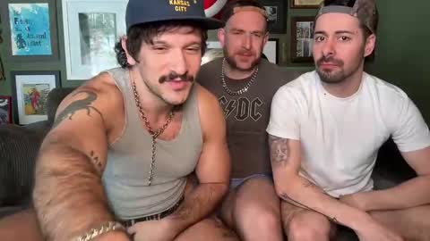 Snapshot of bigbro42069 chatting on 02/23/25, 04:02 BigBro online show from 02/23/25, 04:02