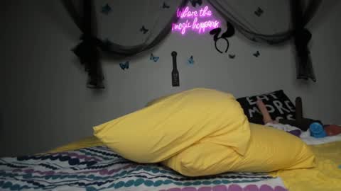 Snapshot of bigbuttsarena chatting on 02/02/25, 01:45 bigbuttsarena online show from 02/02/25, 01:45