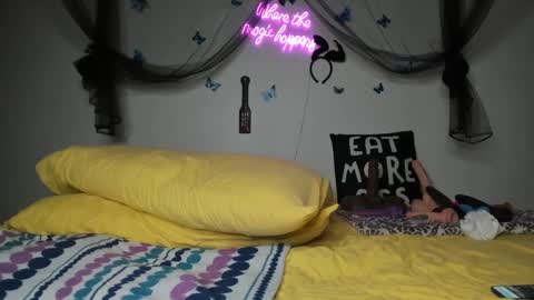 Snapshot of bigbuttsarena chatting on 02/04/25, 10:13 bigbuttsarena online show from 02/04/25, 10:13