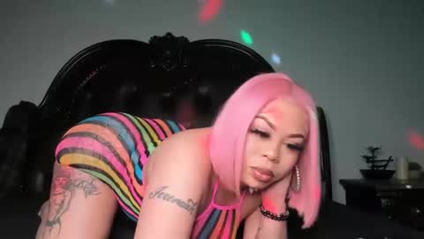 Snapshot of bigbuttsarena chatting on 03/08/25, 05:01 bigbuttsarena online show from 03/08/25, 05:01