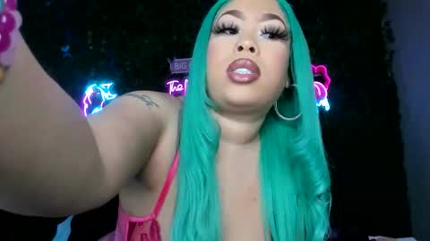 Snapshot of bigbuttsarena chatting on 02/17/26, 08:22 bigbuttsarena online show from 02/17/26, 08:22