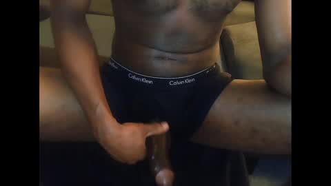 Snapshot of bigcalvin10 chatting on 10/04/25, 04:43 bigcalvin10 online show from 10/04/25, 04:43