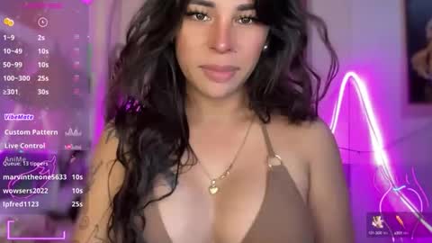 queen amanda online show from 10/14/25, 02:34