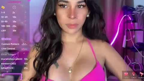 queen amanda online show from 10/28/25, 04:42