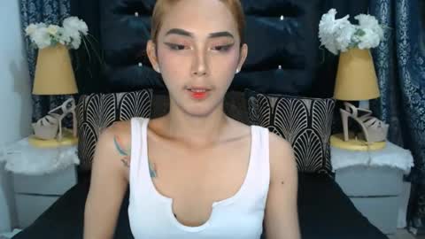 HOLLY online show from 07/29/26, 10:57