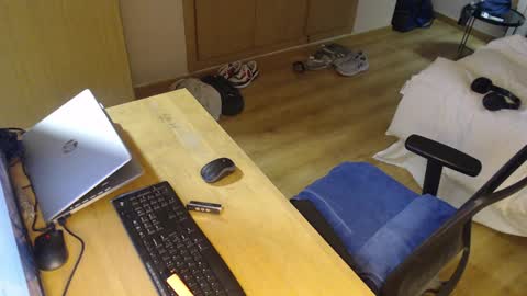 Snapshot of bigcok35spain chatting on 02/06/25, 02:33 bigcok35spain online show from 02/06/25, 02:33