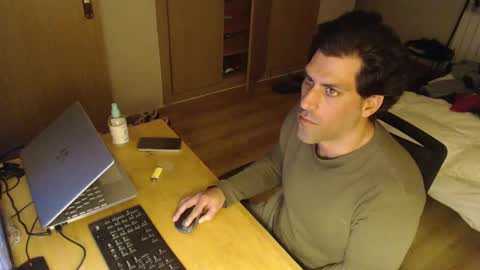 Snapshot of bigcok35spain chatting on 02/10/25, 09:04 bigcok35spain online show from 02/10/25, 09:04