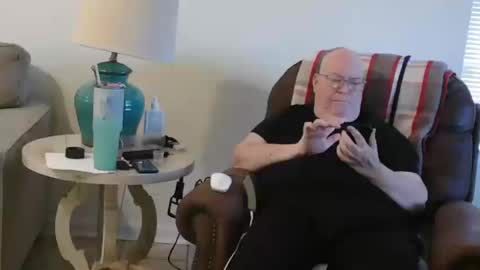 Craig online show from 10/15/25, 10:21