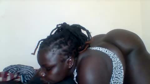 Snapshot of bigdarkass chatting on 01/15/25, 04:15 VIOLET online show from 01/15/25, 04:15