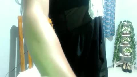 roberta online show from 11/25/25, 10:59