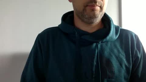 Snapshot of bigdickshowoff9877 chatting on 09/25/25, 03:27 Bigdickshowoff9877 online show from 09/25/25, 03:27