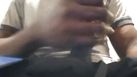 Snapshot of bigdja2001 chatting on 12/01/25, 04:17 bigdja2001 online show from 12/01/25, 04:17