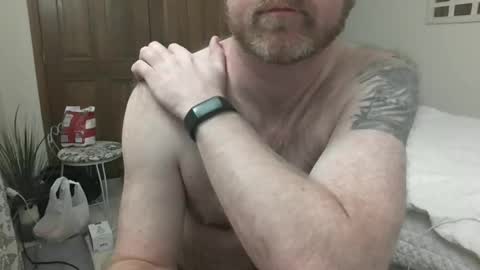 Snapshot of bigdpluscrypto chatting on 12/25/24, 05:48 Derek online show from 12/25/24, 05:48