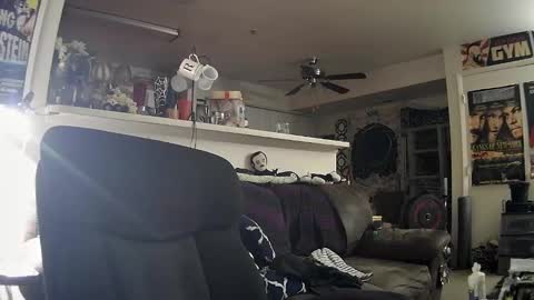 biggerisbetter21 online show from 01/25/25, 04:23