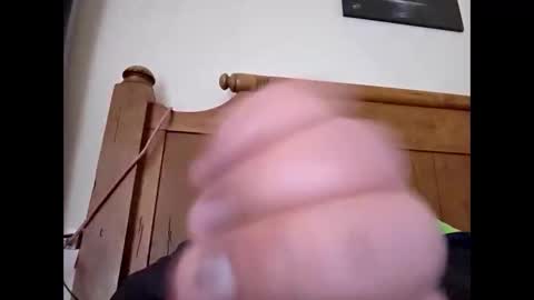 Snapshot of bigguunn chatting on 02/16/26, 11:23 bigguunn online show from 02/16/26, 11:23