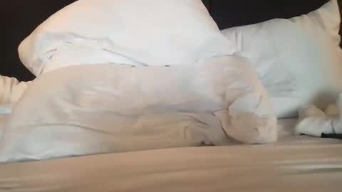 Snapshot of bigguy5555555 chatting on 11/16/25, 04:01 bigguy5555555 online show from 11/16/25, 04:01