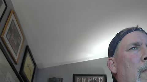 Snapshot of bigh1964 chatting on 12/19/25, 07:37 bigh1964 online show from 12/19/25, 07:37