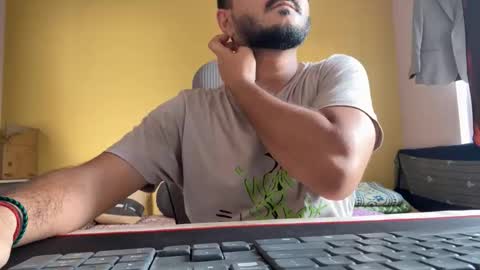 bighandsomesatisfy online show from 04/11/26, 11:14