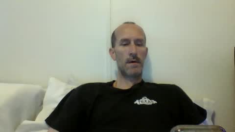Snapshot of bighugemouthful chatting on 09/18/25, 04:31 Chaz online show from 09/18/25, 04:31