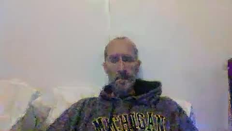 Snapshot of bighugemouthful chatting on 12/01/25, 02:16 Chaz online show from 12/01/25, 02:16
